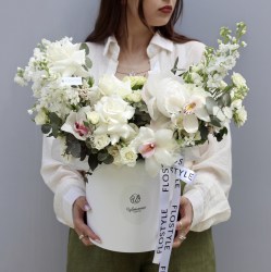 Buket cvetov v korobke  1